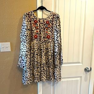 Beautiful Savannah Jane short dress